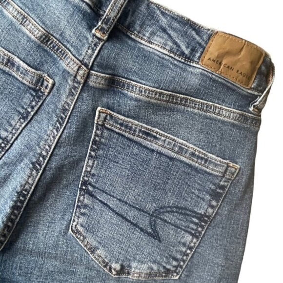 AMERICAN EAGLE High-Rise Frayed Hem Stretch Mom Jeans, Size 00 Long - NWOT - Picture 5 of 10